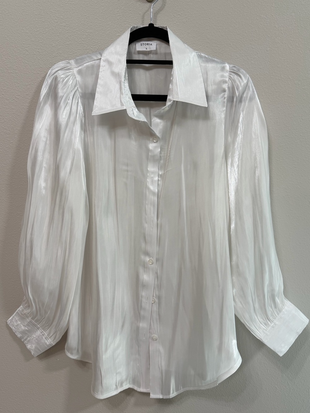 Storia White Shimmer Button-Up Blouse with Puff Sleeves Size Small